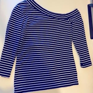 Top mi- long sleeves - white and blue - H&M - one shoulder off - size M